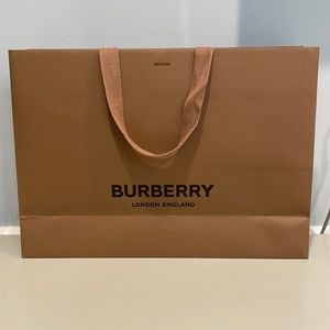 Authentic burberry bag (with ribbon)